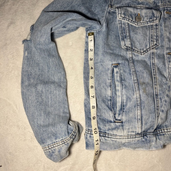 Free People Distressed light wash denim jacket with a worn-in look ⭐️ - Picture 7 of 9